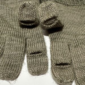 Smoker’s or Texter's Grey Knit Gloves